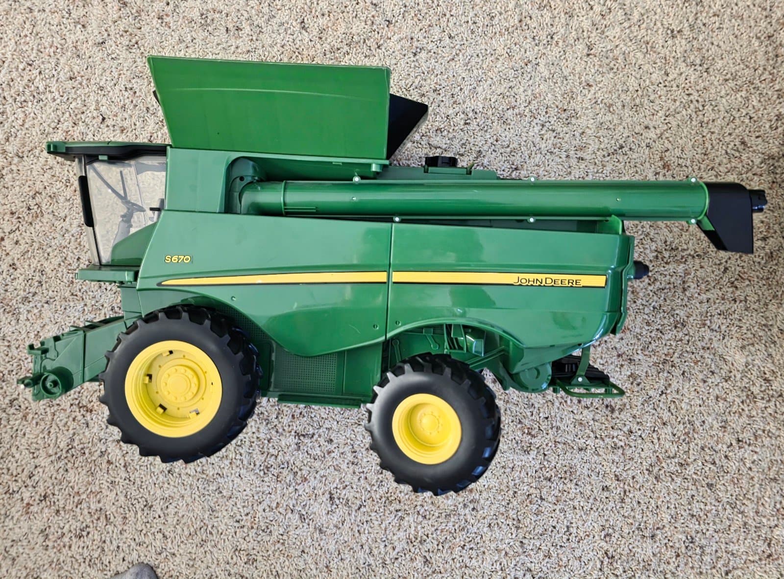 Bruder John Deere S670 Combine Harvester Farm Toy - No heads - Thumbnail 6
