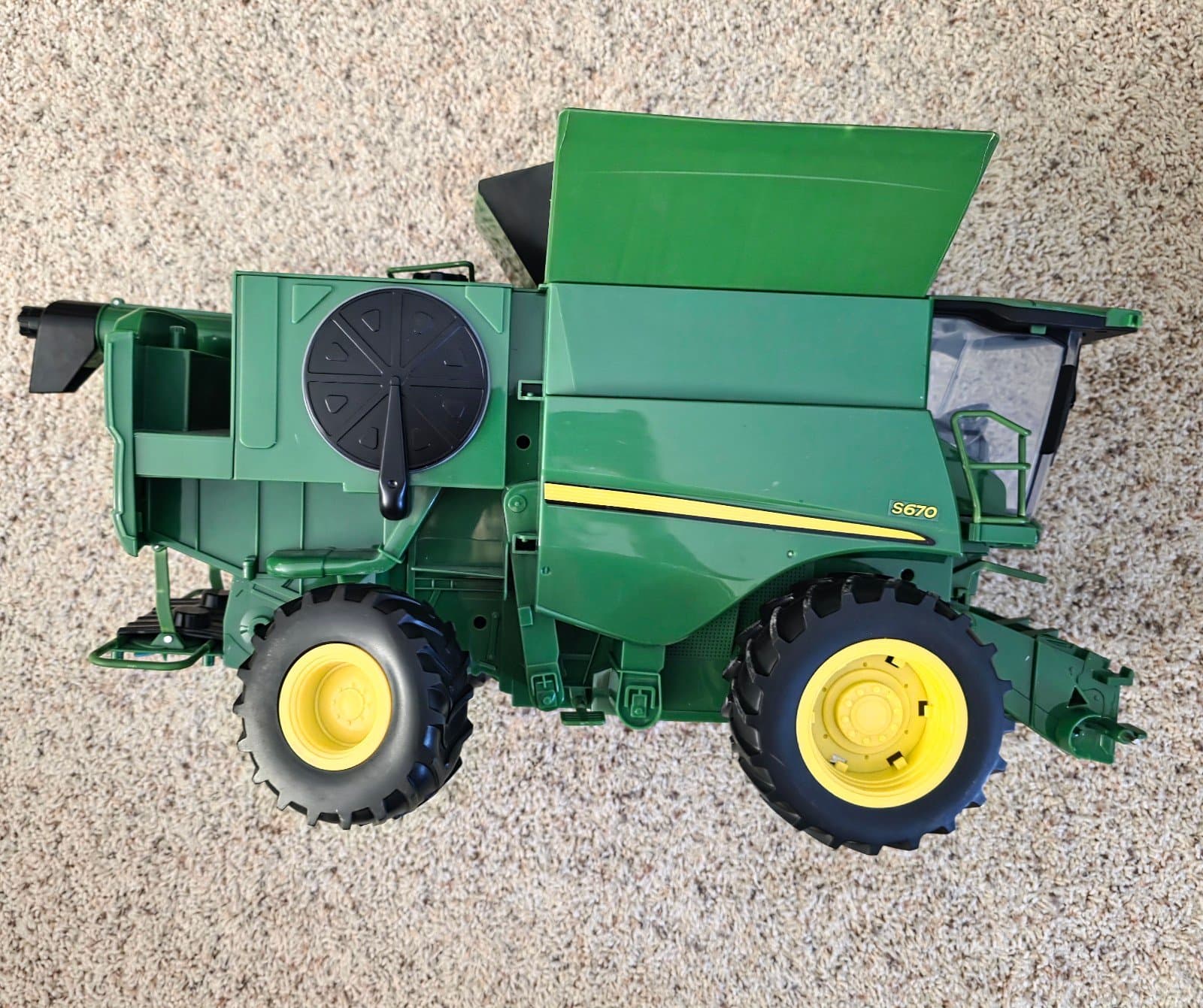 Bruder John Deere S670 Combine Harvester Farm Toy - No heads - Thumbnail 4
