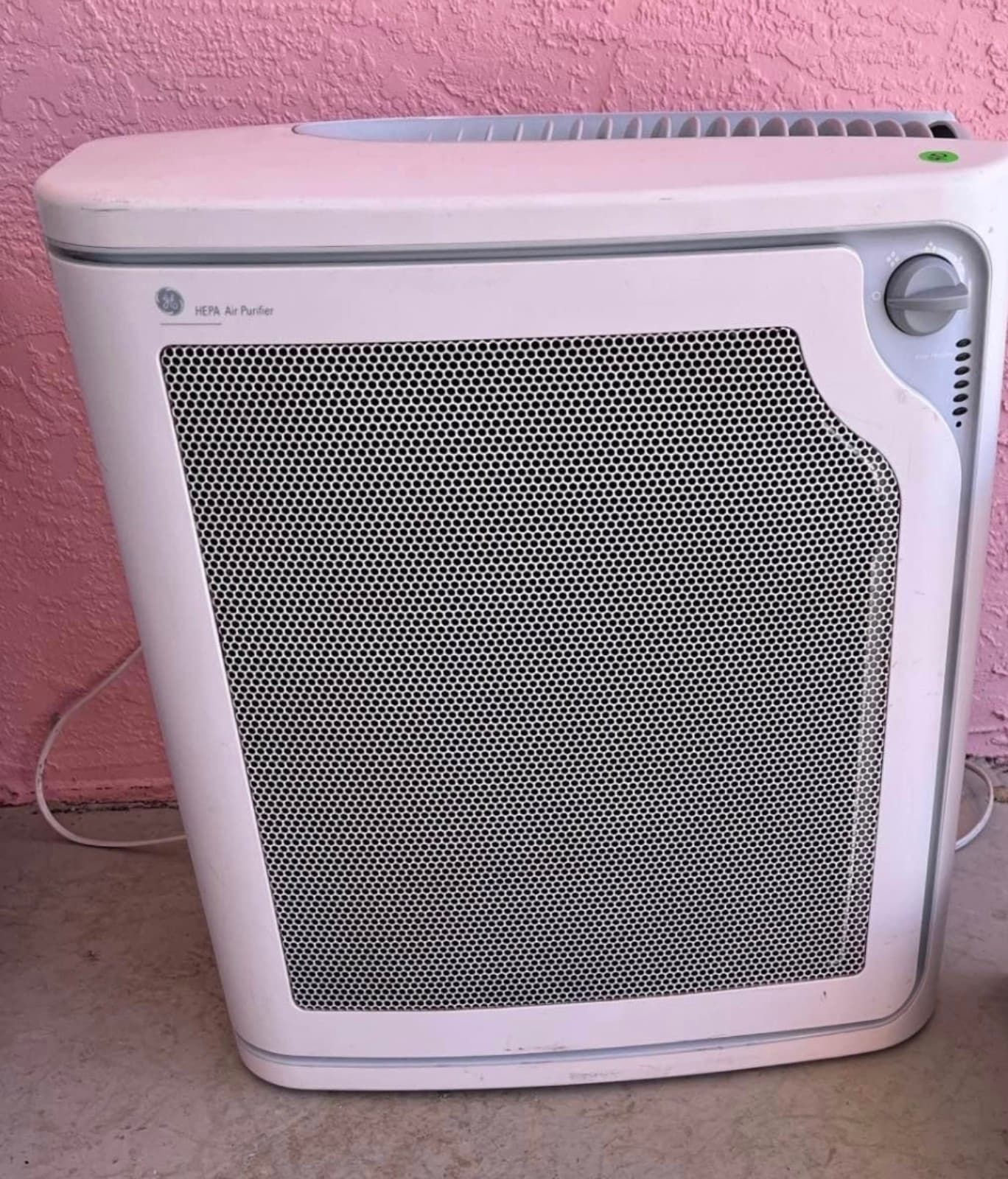 GE HEPA Air Purifier - Image 1
