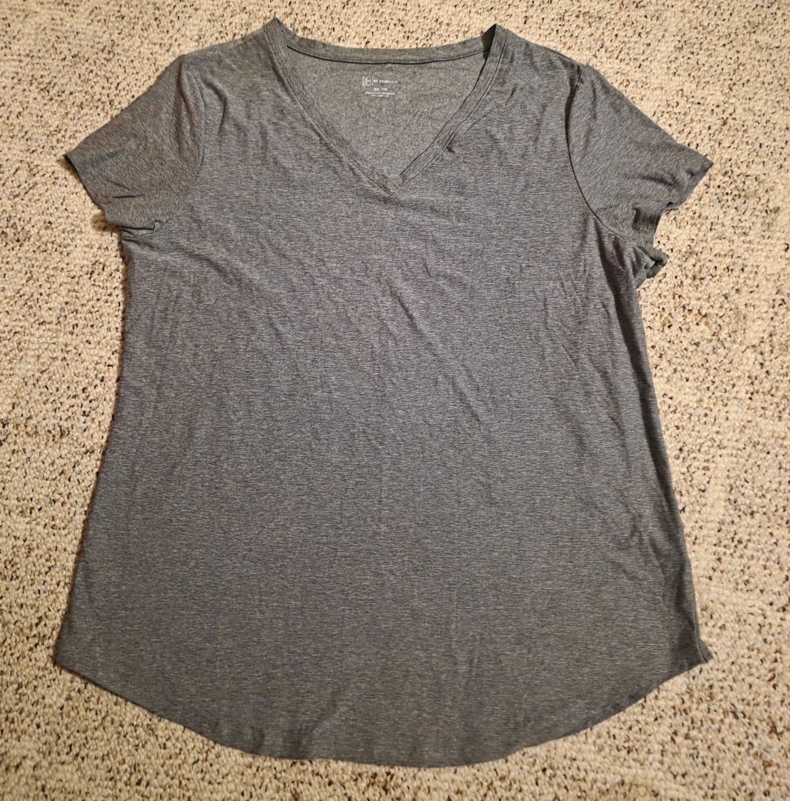 Women's shirt sz 2x - Image 1