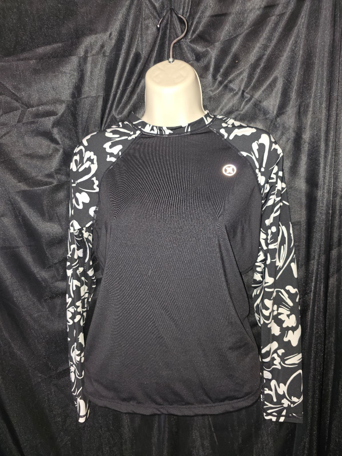 Hurley Ladies Long Sleeve Rash Guard sz Small - Thumbnail 3