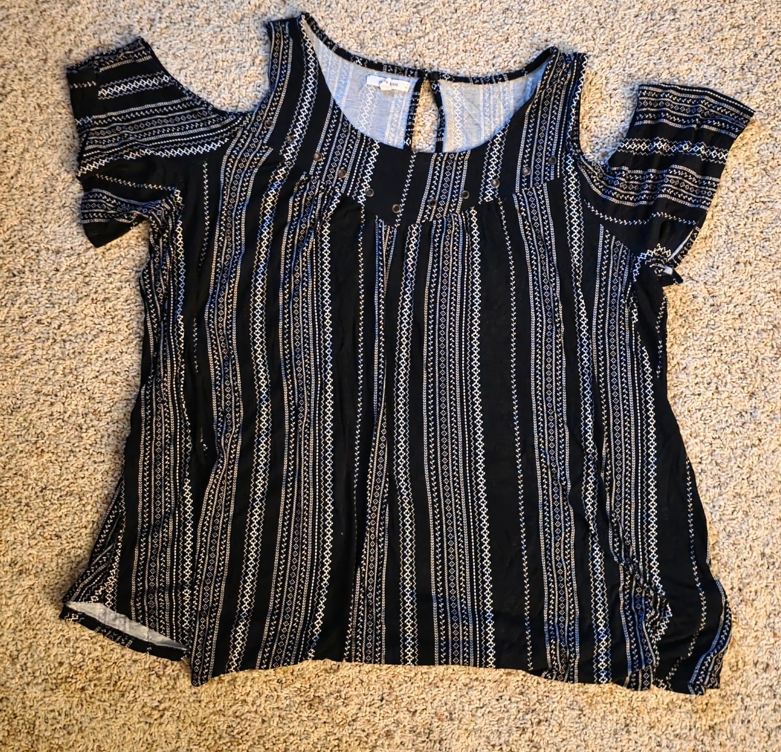Women's Cold Shoulder Top sz 2X - Image 1