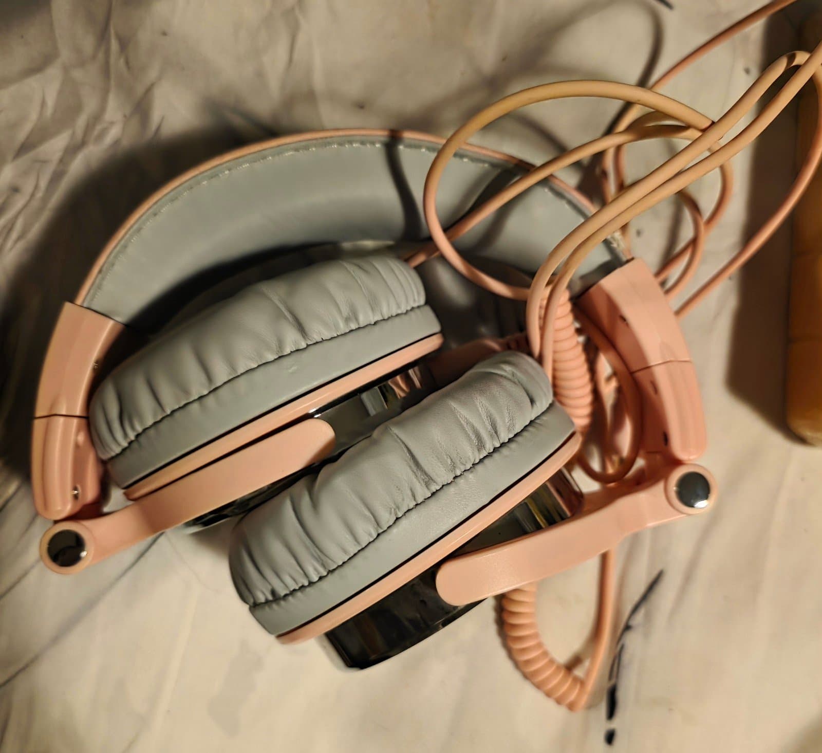 OneOdio Wired Over Ear Headphones Studio Monitor & Mixing DJ Stereo Headsets - Thumbnail 3