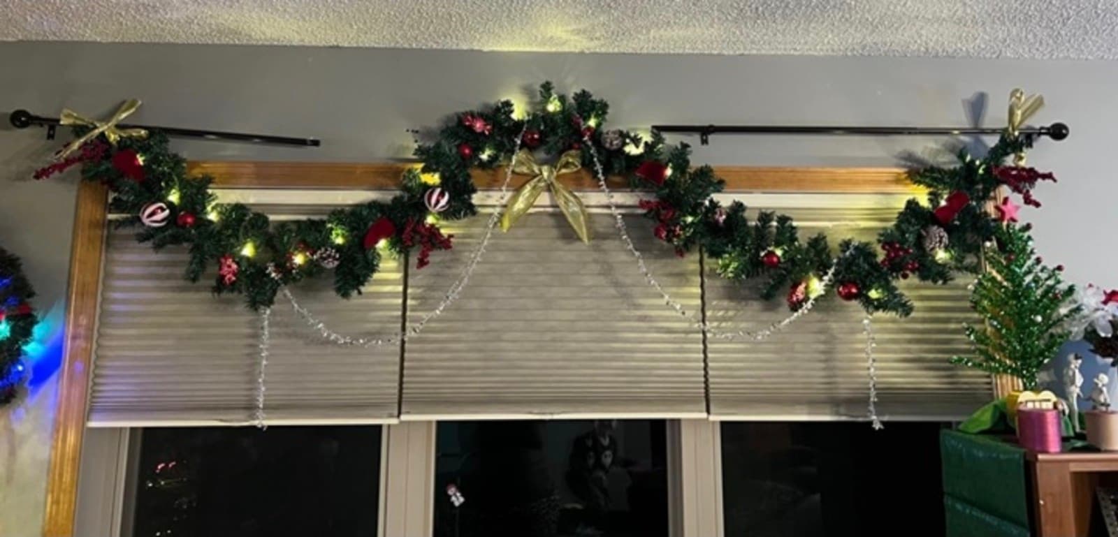 Multi Function LED Christmas Garland 9ft - Thumbnail 2