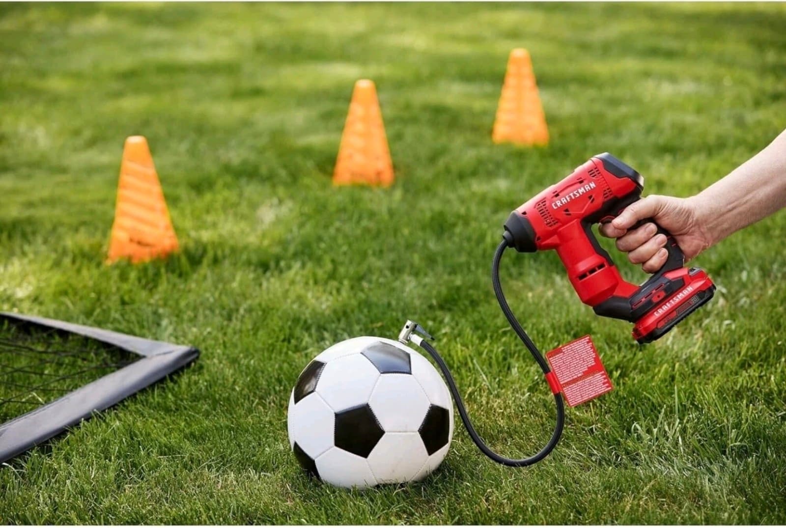 CRAFTSMAN V20 Cordless Tire Inflator, 150 PSI, Digital Gauge (CMCE521B) - Thumbnail 8