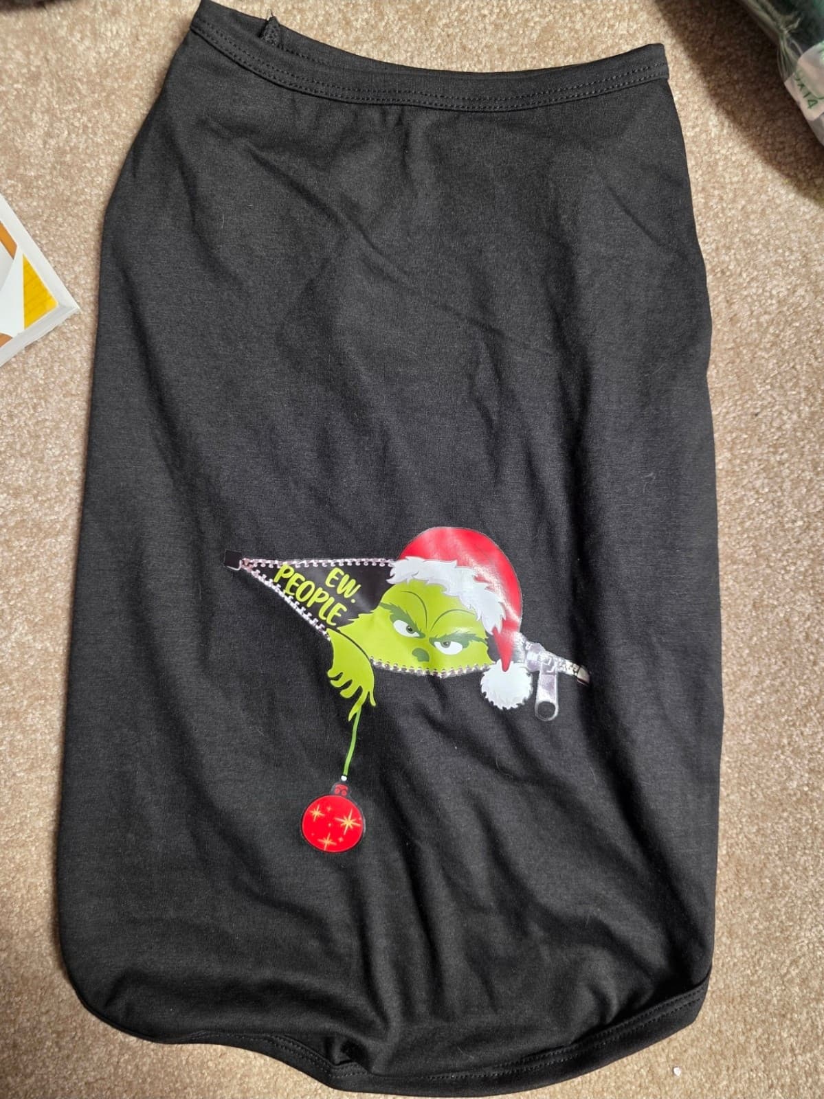 Grinch Dog Shirt sz XL - Image 1
