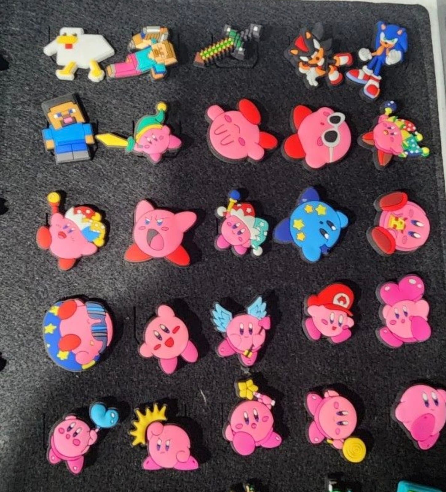 Kirby Croc Charms 30pc - Thumbnail 2