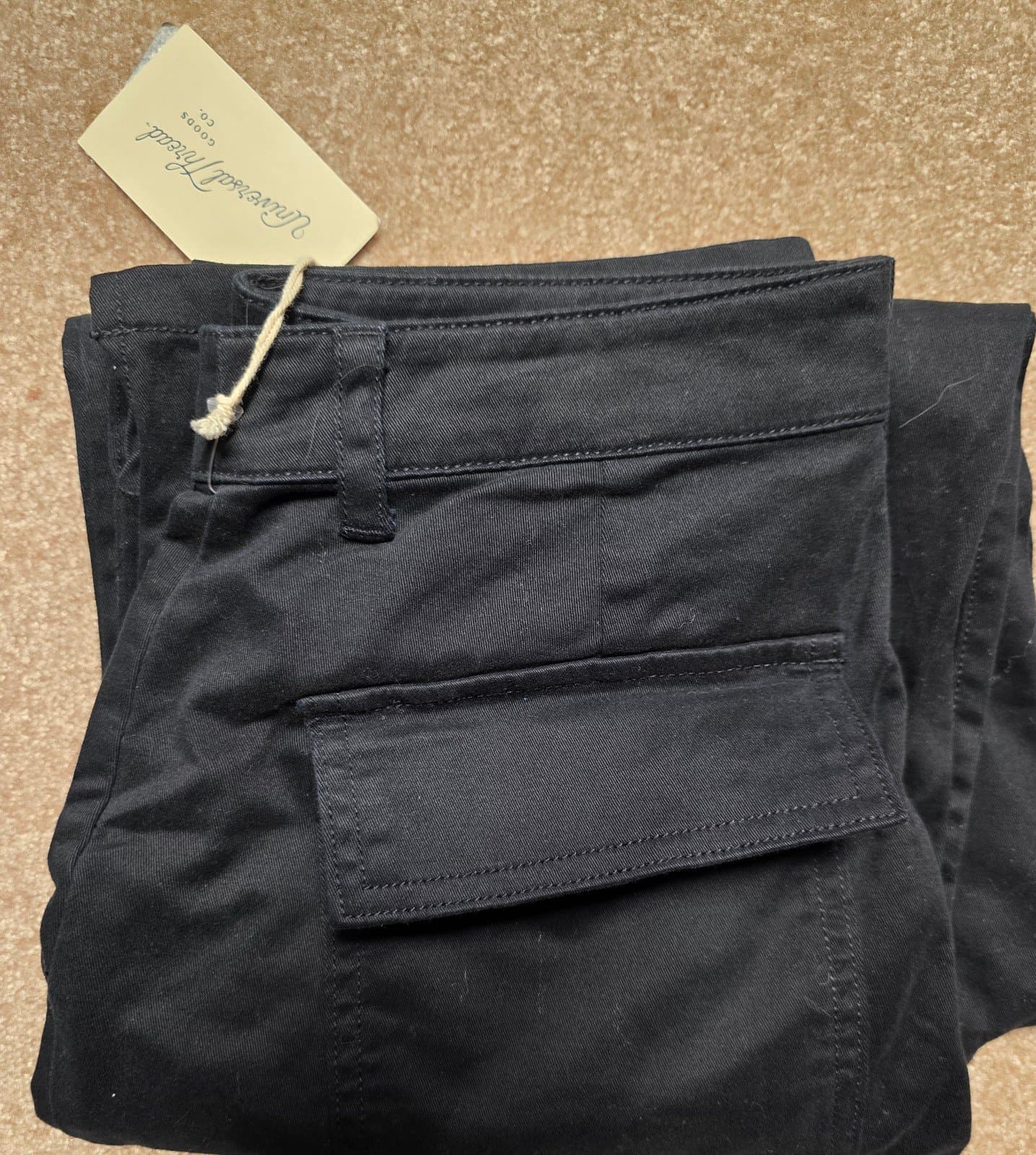 Universal Threads women's straight Leg Cargo Pants sz 2 - Thumbnail 3