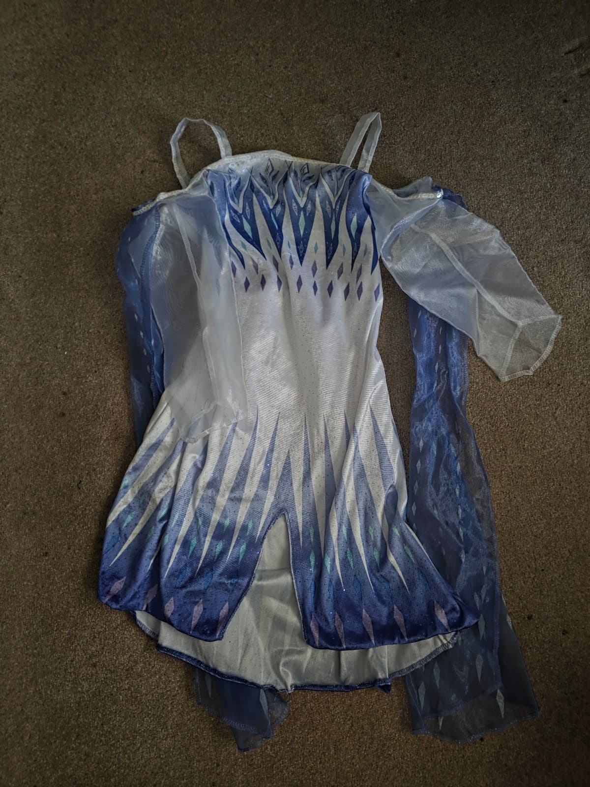 Elsa Costume sz 4-6x - Image 1