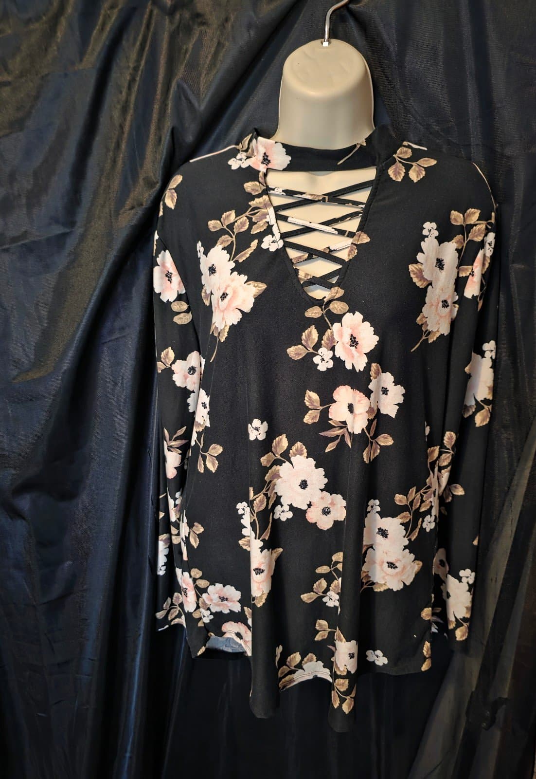 Long Sleeve Women's Shirt XXL - Image 1