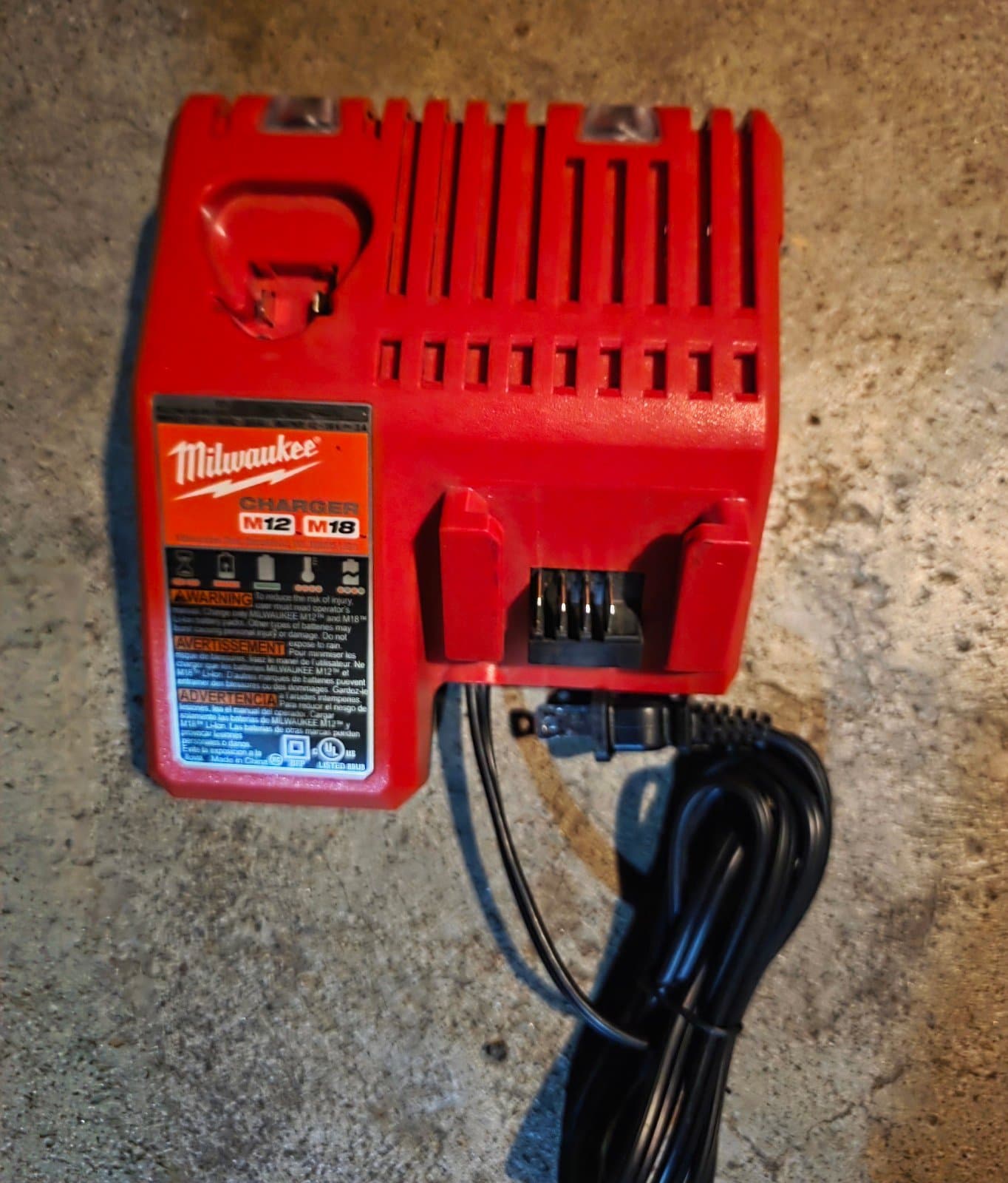 Milwaukee M18 Battery CP 2.0 & M12/M18 Charger - Thumbnail 4