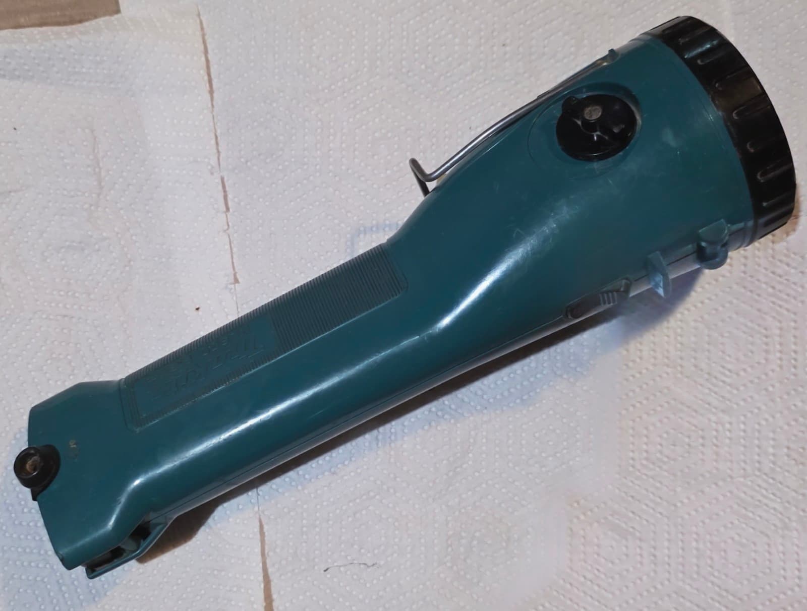Makita Cordless Flashlight - Incandescent - No Battery Working - ML900 9.6v - Image 1
