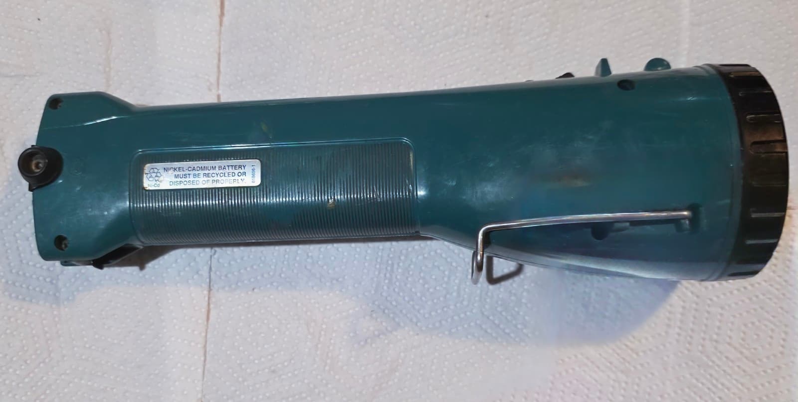 Makita Cordless Flashlight - Incandescent - No Battery Working - ML900 9.6v - Thumbnail 2