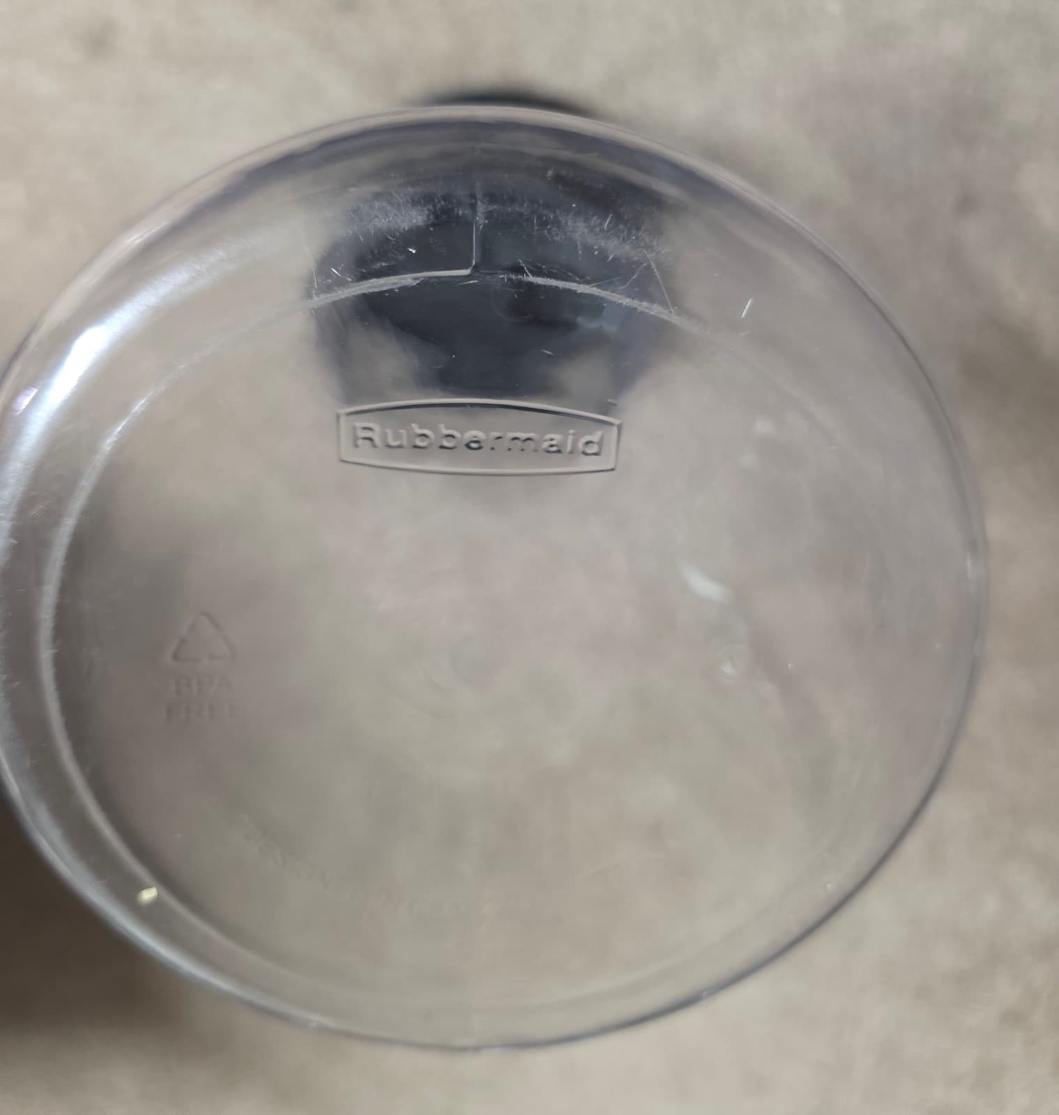 Rubbermaid Carafe with Leak-Proof Lid, 2-quart - Thumbnail 4