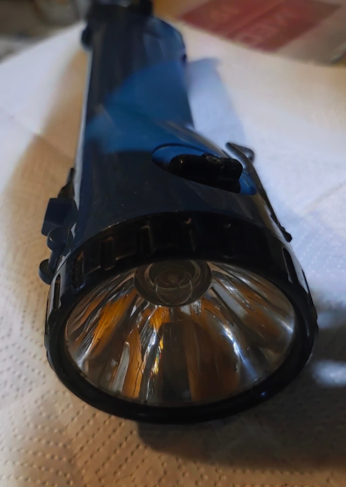 Makita Cordless Flashlight - Incandescent - No Battery Working - ML900 9.6v - Thumbnail 4