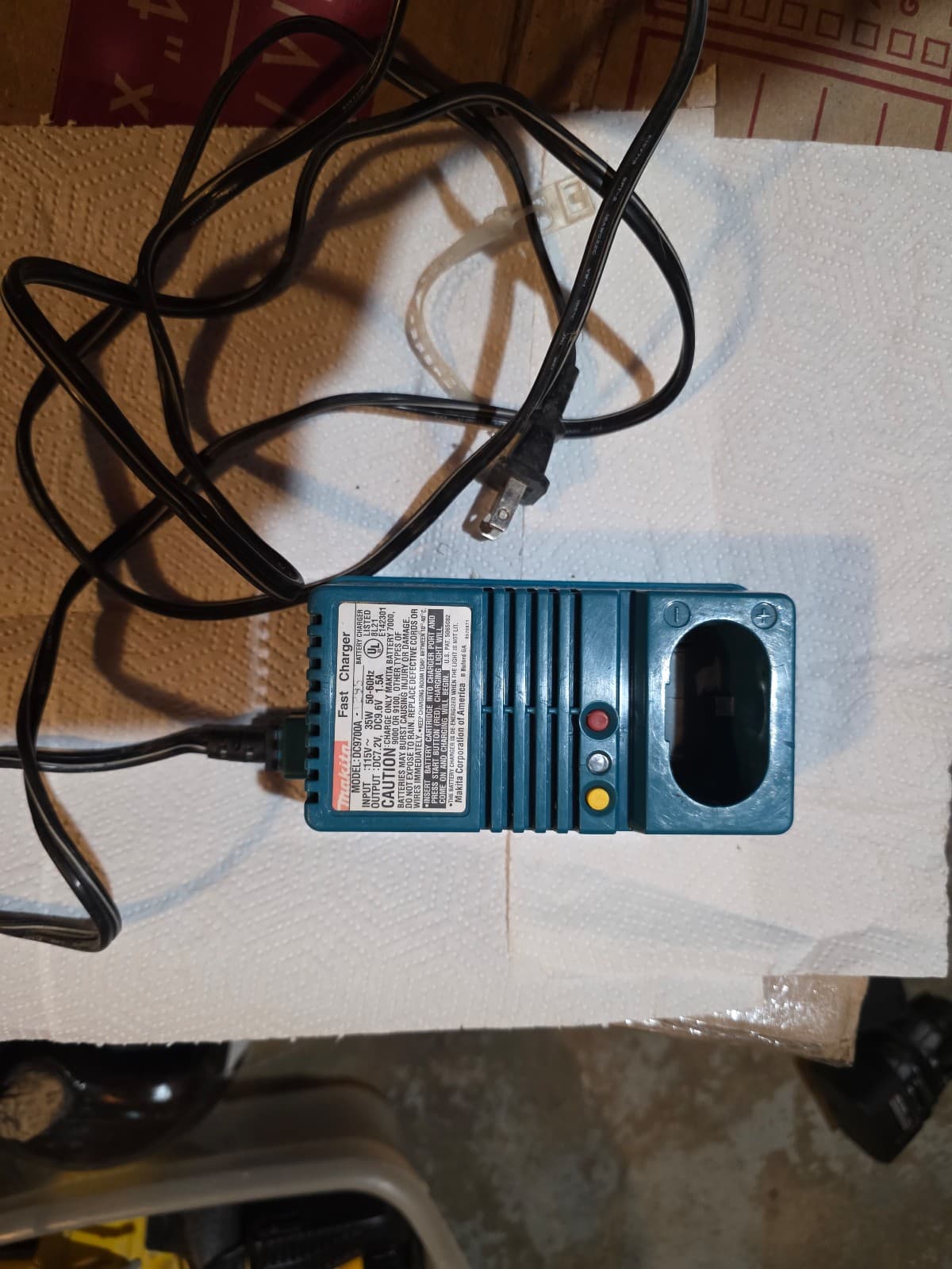 Makita Fast Charger Model DC9100 Battery Charger DC 9.6V 115 V 35W 50-60 HZ - Thumbnail 2