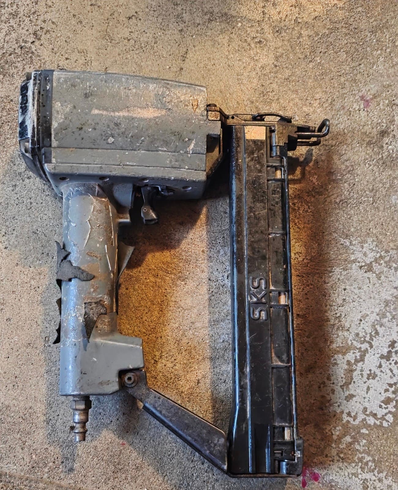 Senco SFNI Angled Finish Nail Gun 1”-2” 15 Gauge - Image 1