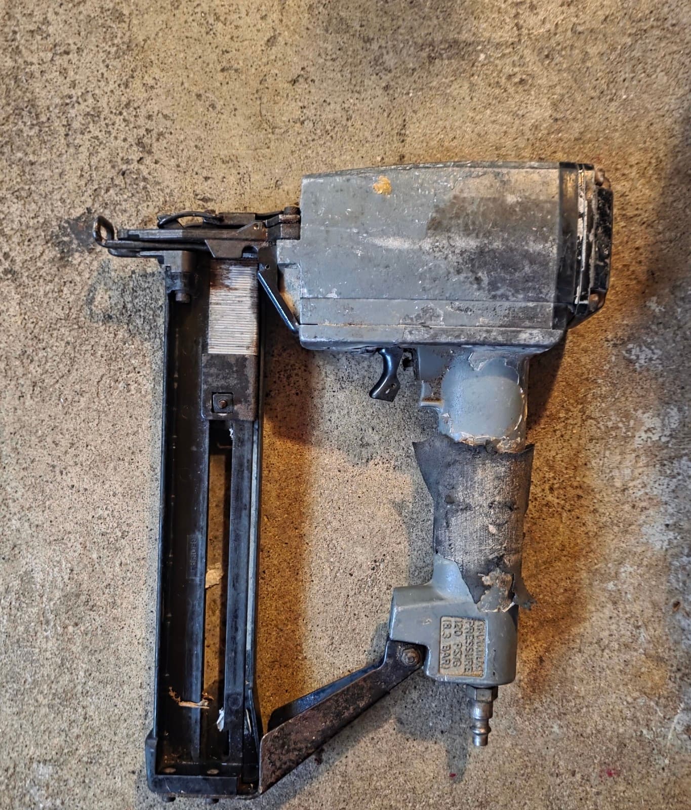 Senco SFNI Angled Finish Nail Gun 1”-2” 15 Gauge - Thumbnail 2