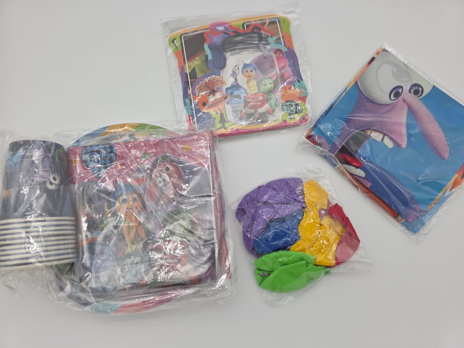 Inside Out 2 Birthday Supplies 10 Guests - Image 1