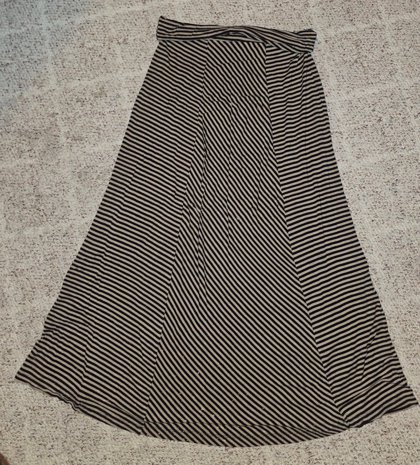 Maxi Skirt sz L - Image 1
