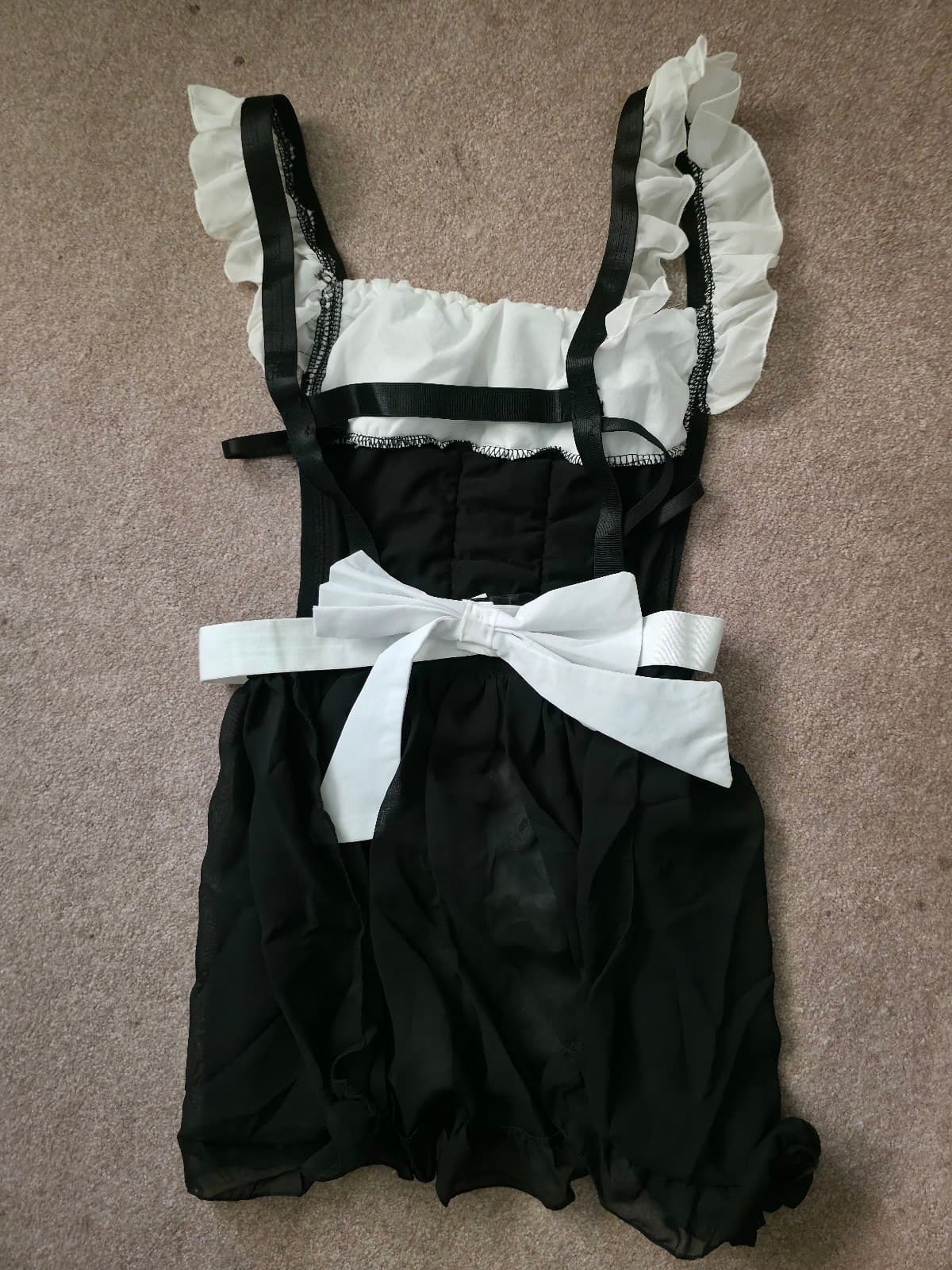 French Maid Outfit sz M - Thumbnail 4