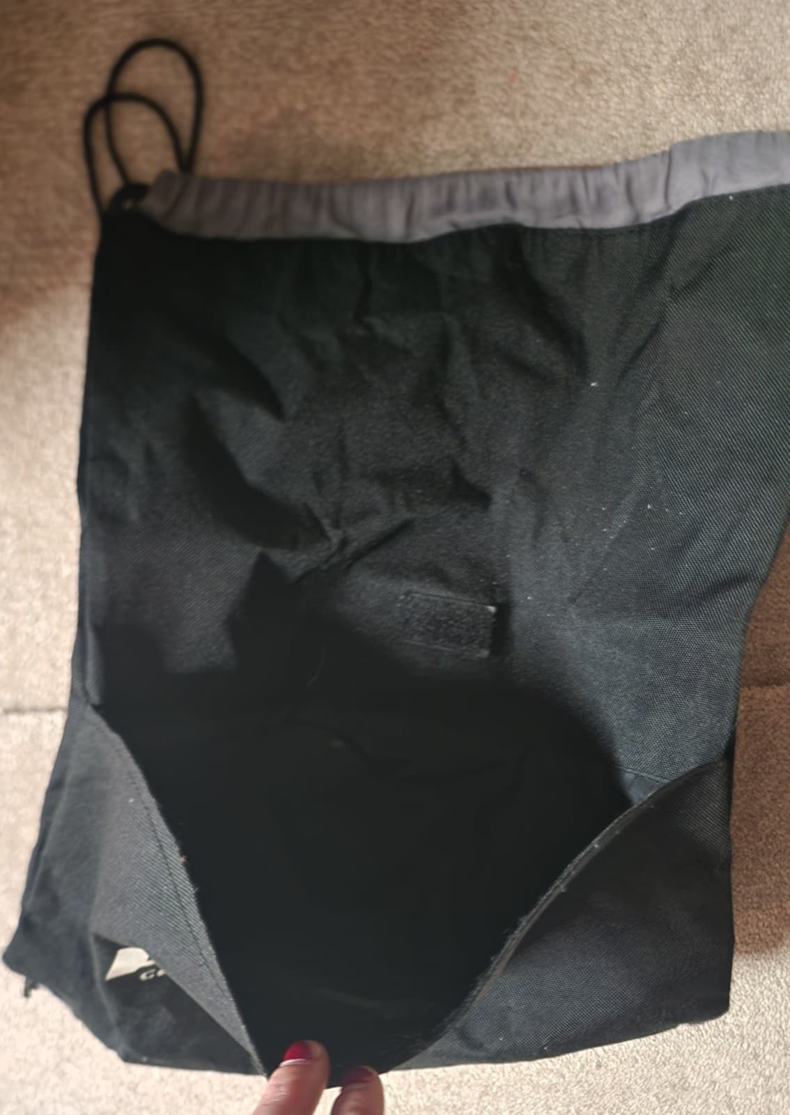 Hoopla Cinch Bag with Velcro front pocket - Thumbnail 3