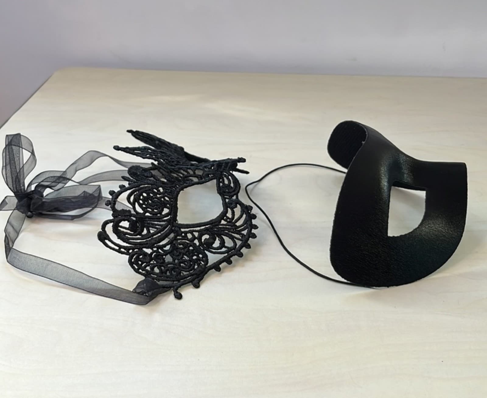 Couples Masquerade Masks - Thumbnail 4
