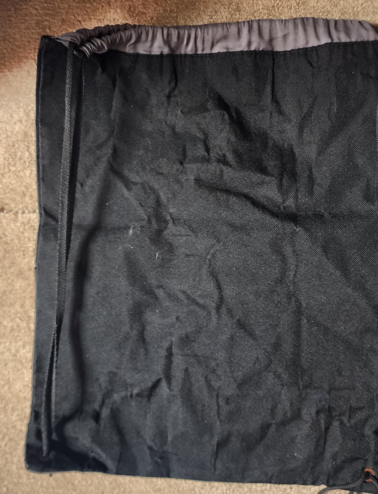 Hoopla Cinch Bag with Velcro front pocket - Thumbnail 5