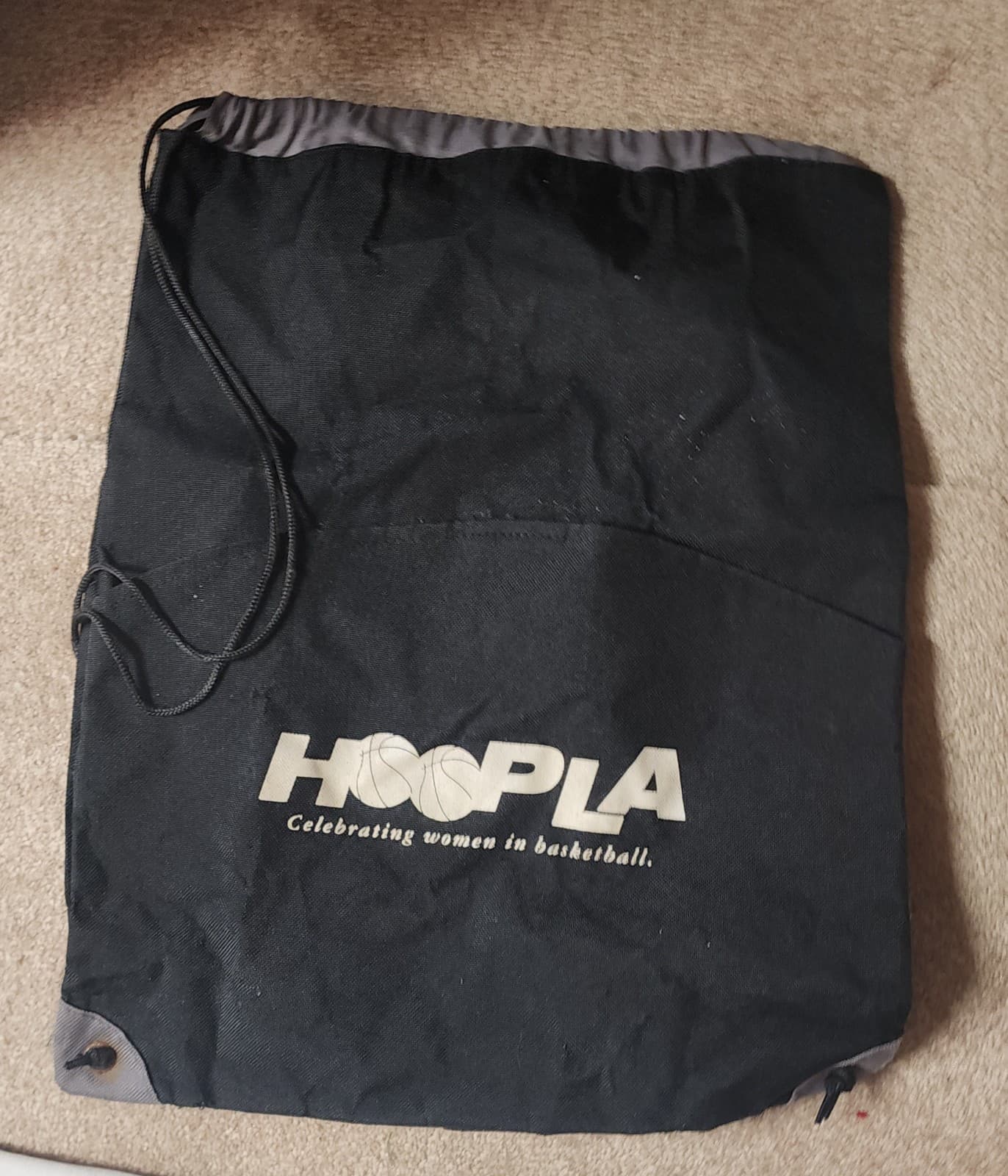 Hoopla Cinch Bag with Velcro front pocket - Thumbnail 2