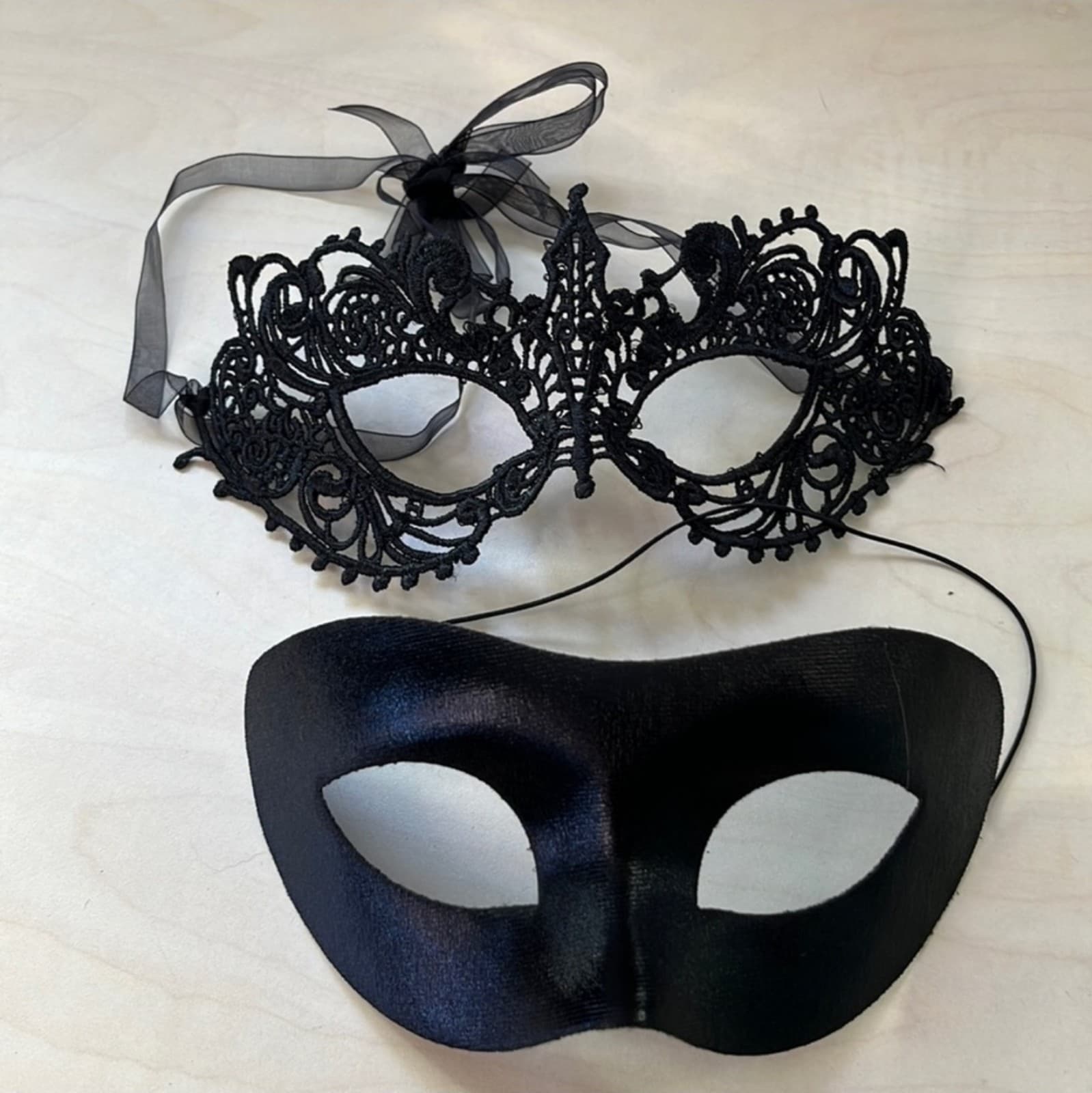 Couples Masquerade Masks - Thumbnail 3