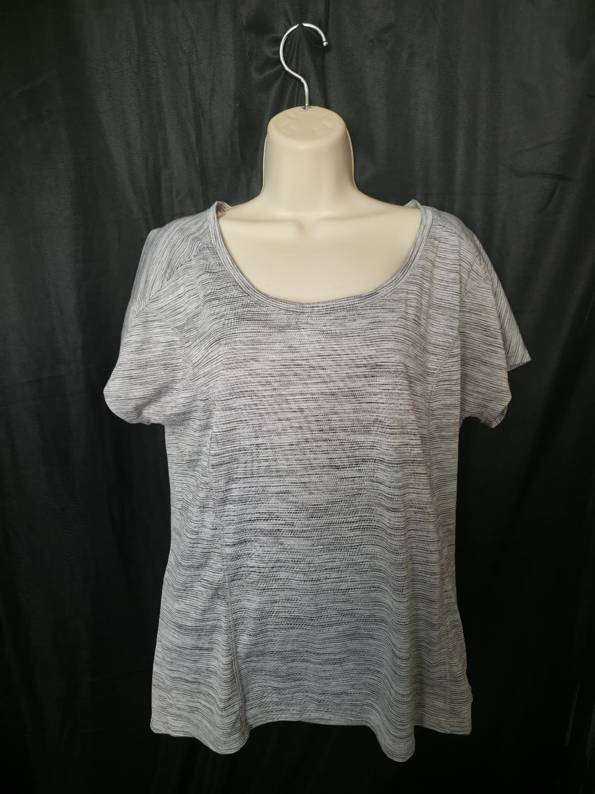 Women's Shirt sz Large - Image 1