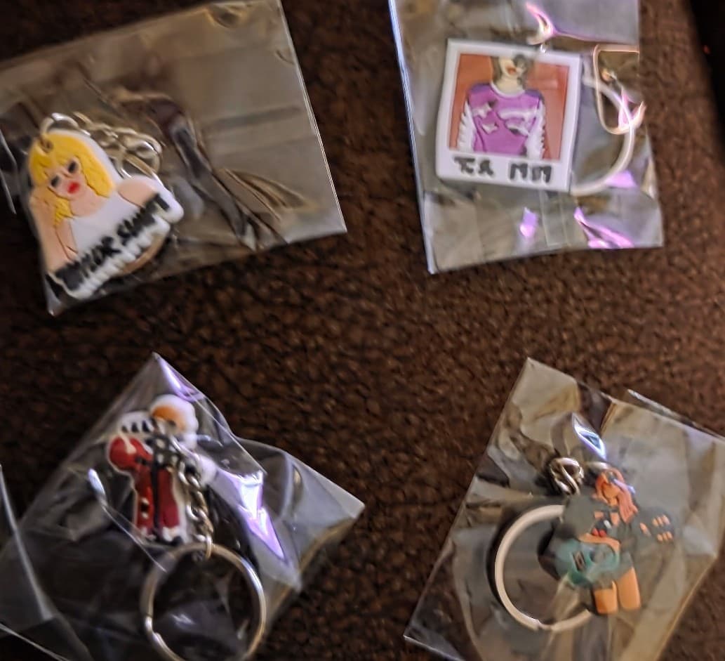 Taylor Swift Keychains/Bag Charms - Thumbnail 4