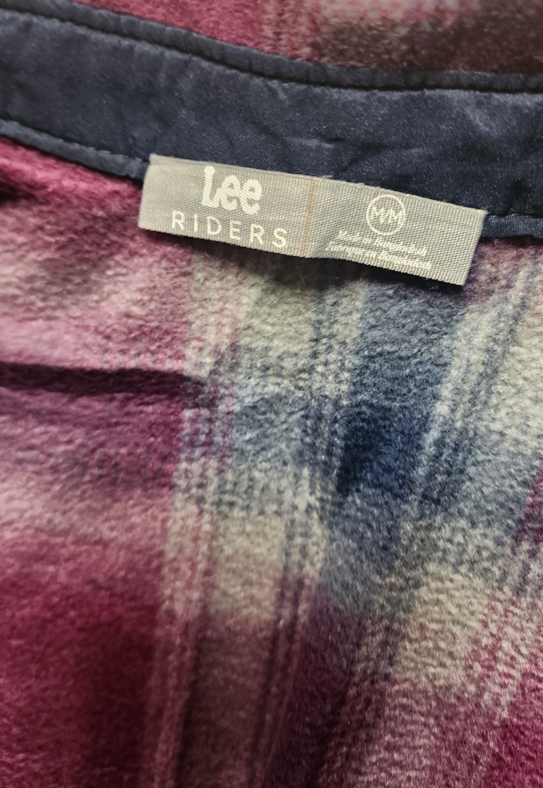 Women's Flannel Shirt sz M - Thumbnail 3