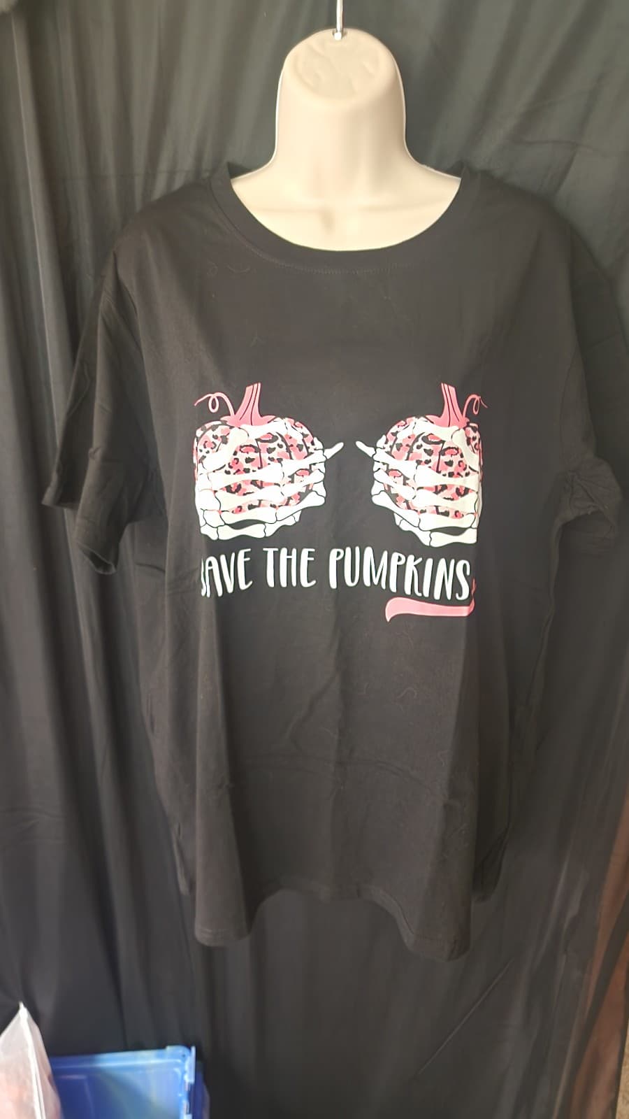 Women's Save the Pumpkins T-shirt sz XL - Image 1