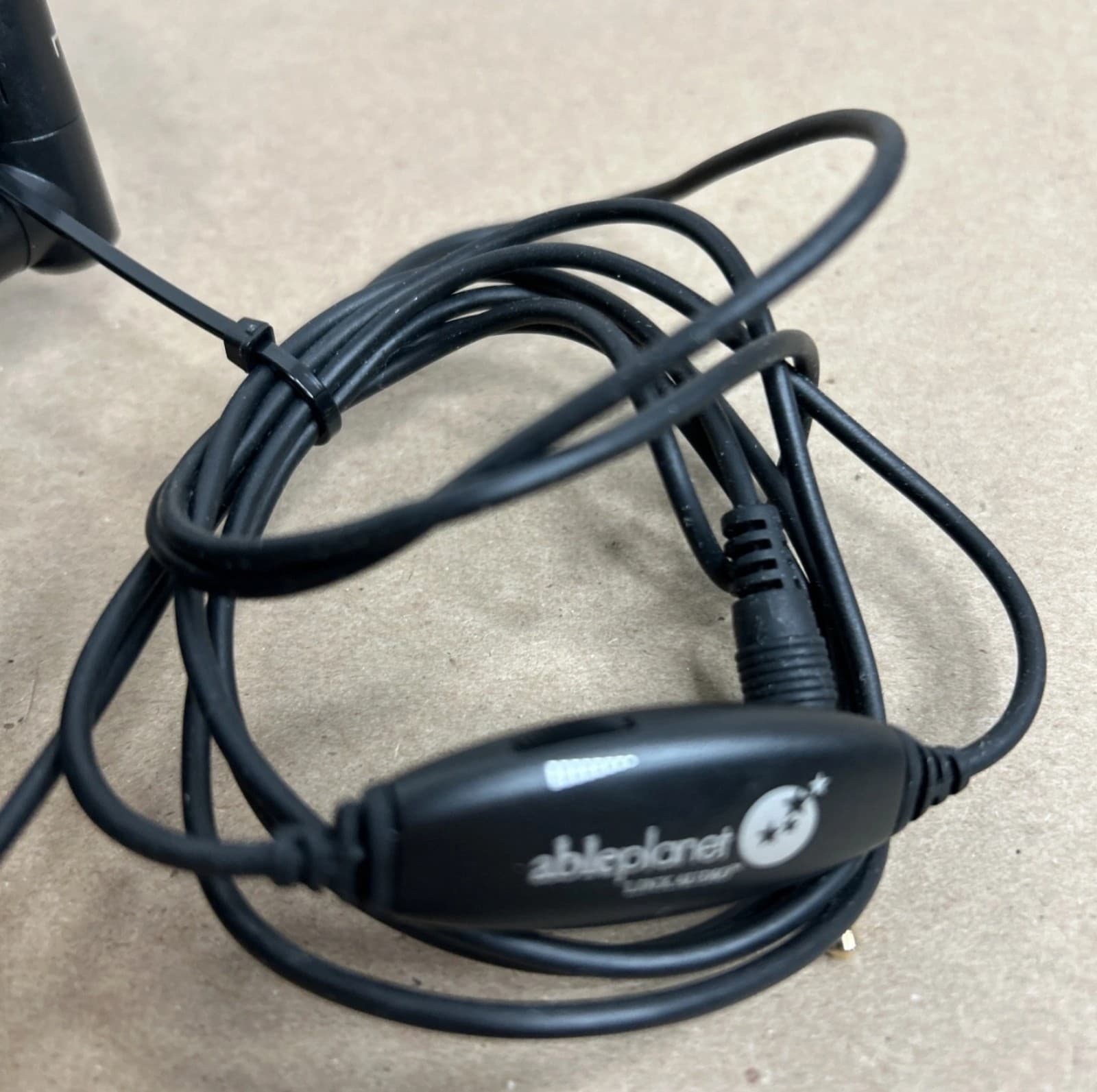 Able Planet Linx Audio Noise Cancelling Padded Headphones - Thumbnail 5