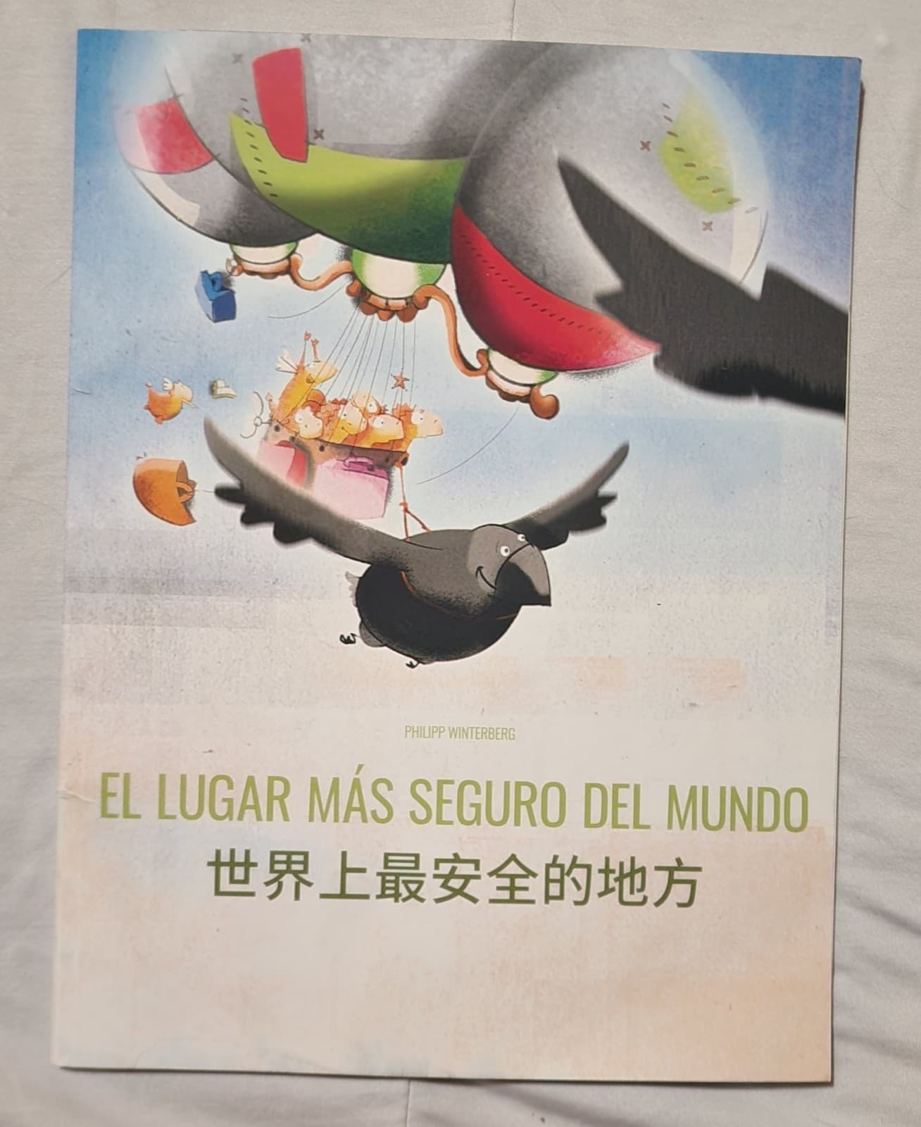 Book El Lugar Ma`s Seguro Del Mundo Children's Book - Image 1