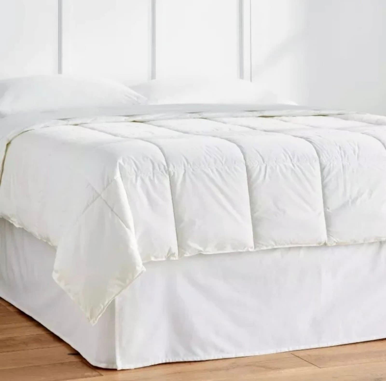 Queen Size White Bed Skirt by Room Essentials - Image 1