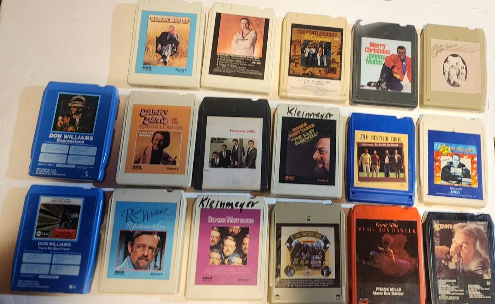 8 Track Tapes Lot of 17 - Thumbnail 2
