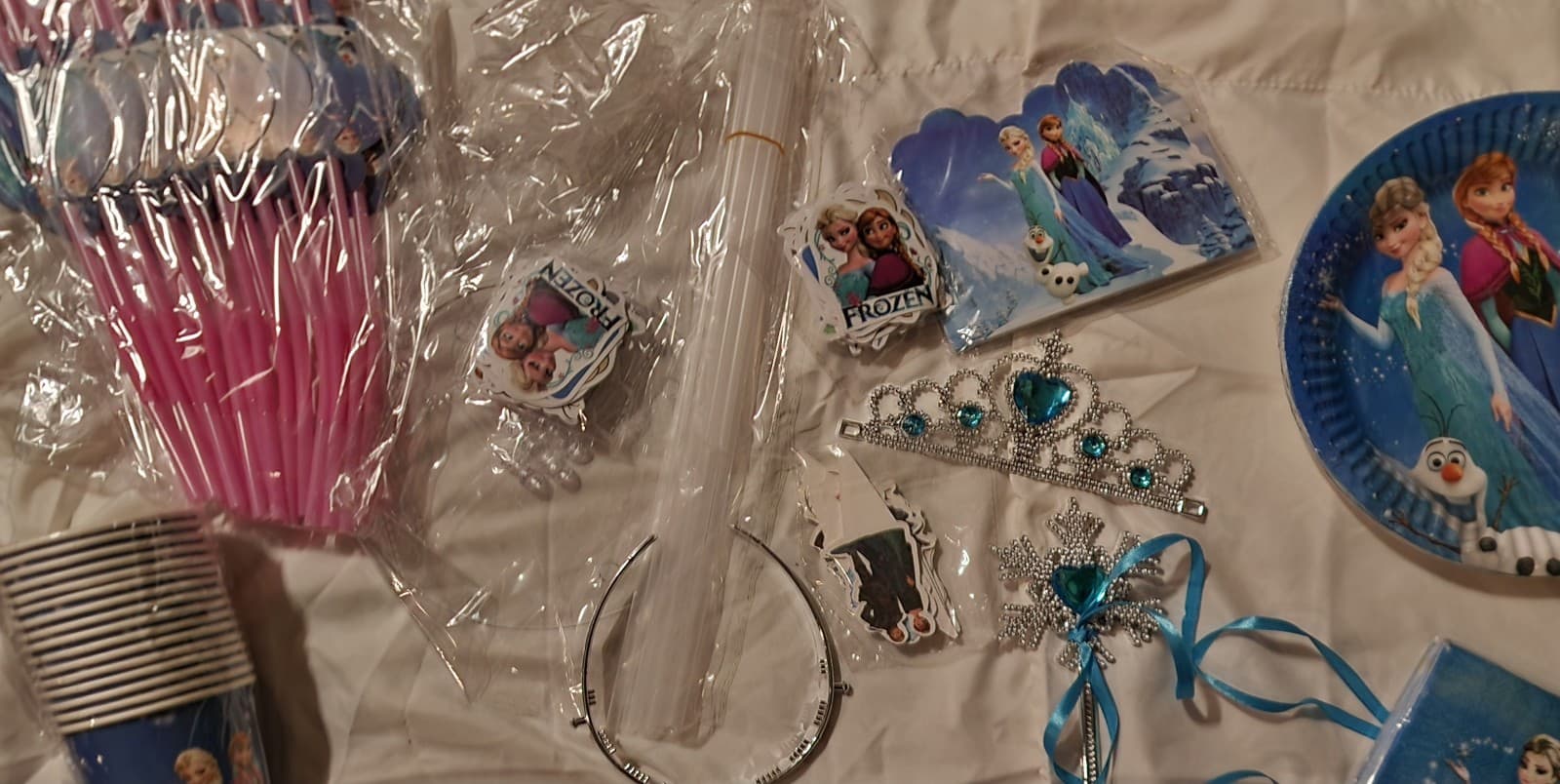 Frozen Birthday Supplies 388 pcs - Thumbnail 4