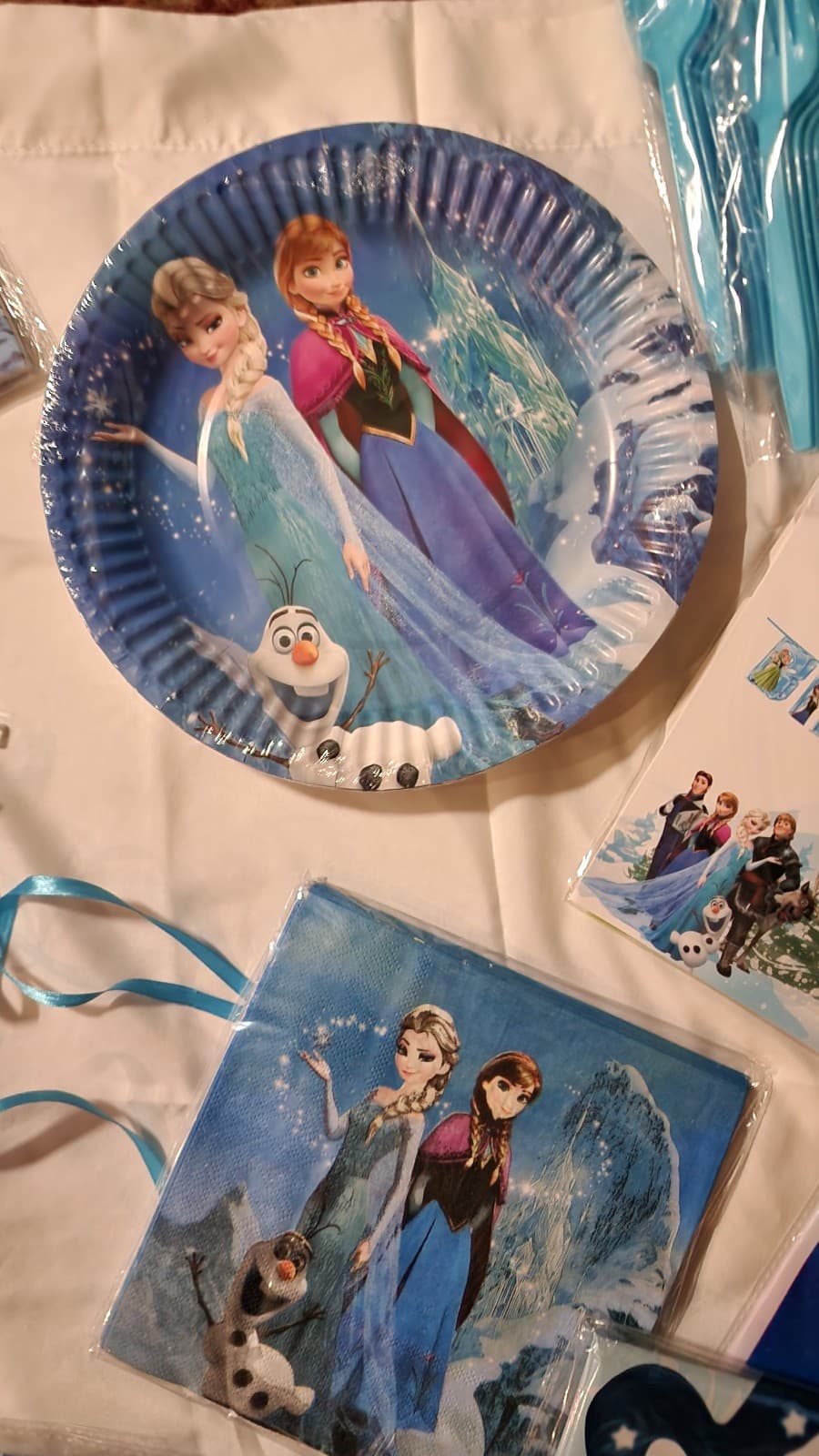 Frozen Birthday Supplies 388 pcs - Thumbnail 3