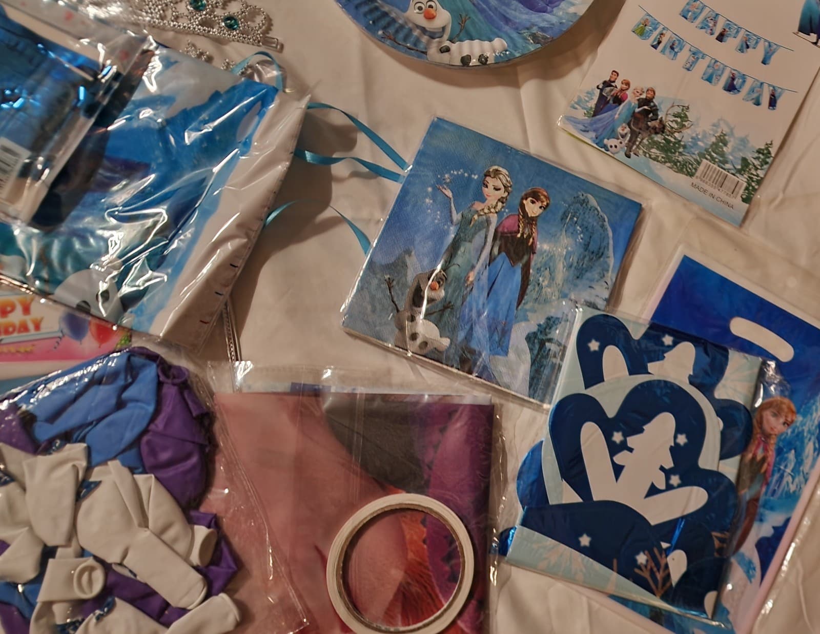 Frozen Birthday Supplies 388 pcs - Thumbnail 6