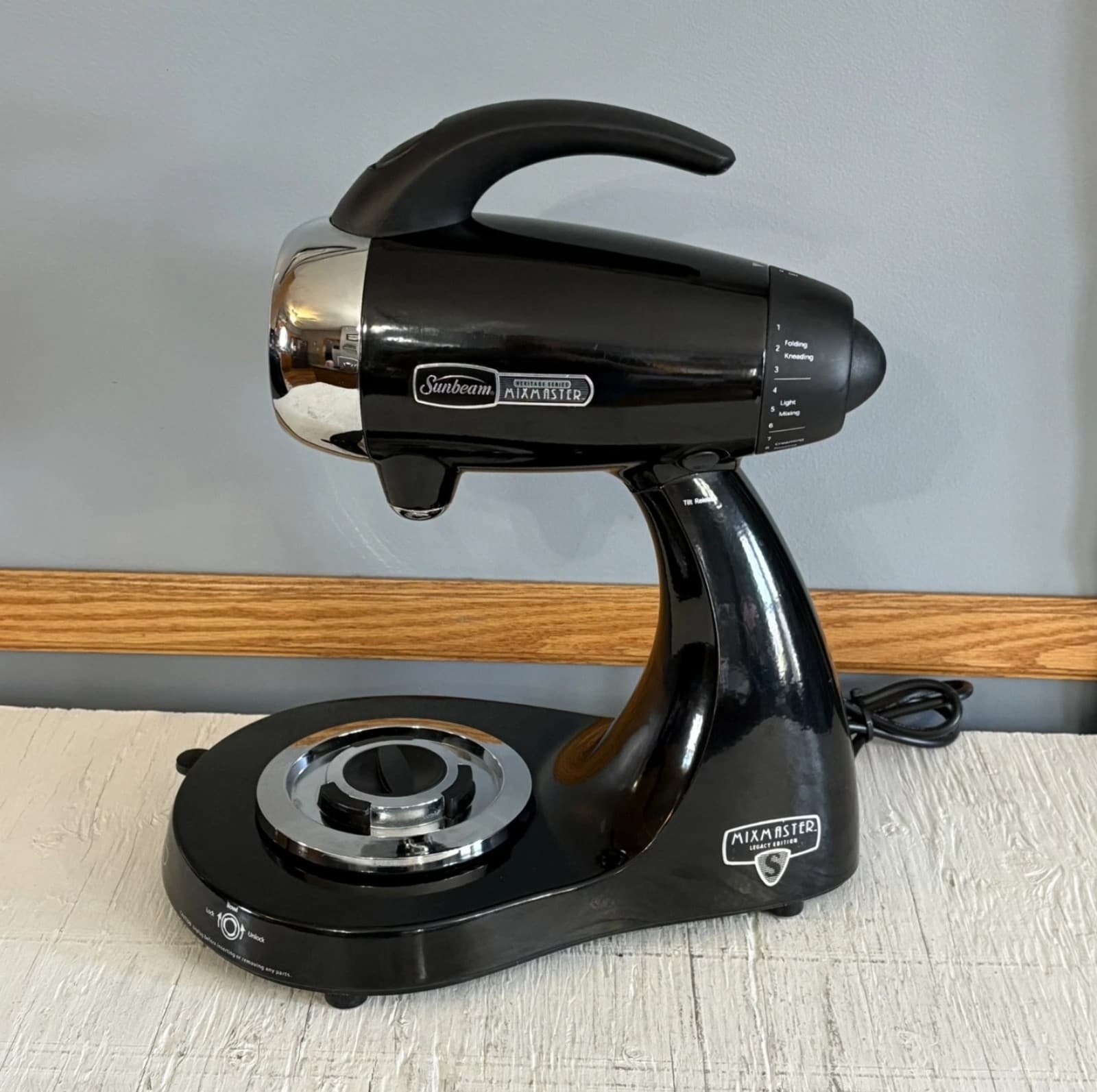 Sunbeam Heritage Series Mixmaster S Legacy Edition Mixer Model 2353 Stand Mixer - Image 1