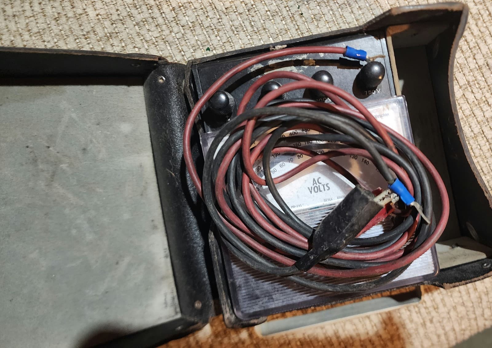 WESTINGHOUSE PA-141 AC VOLTS METER with Leather CASE & leads - Vintage - Thumbnail 2