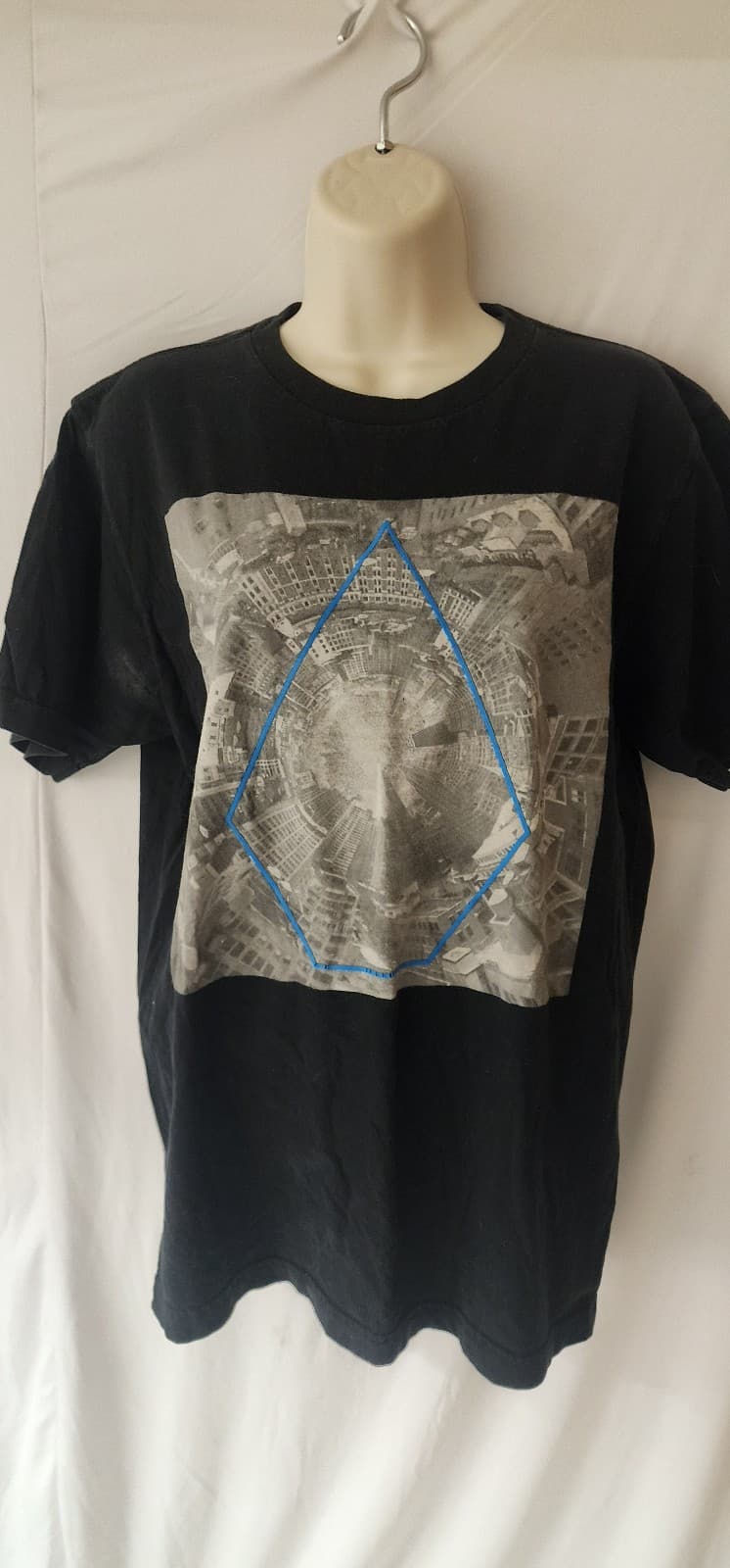 Volcom Liquid Lights Fisheye City Scape View sz M - Image 1