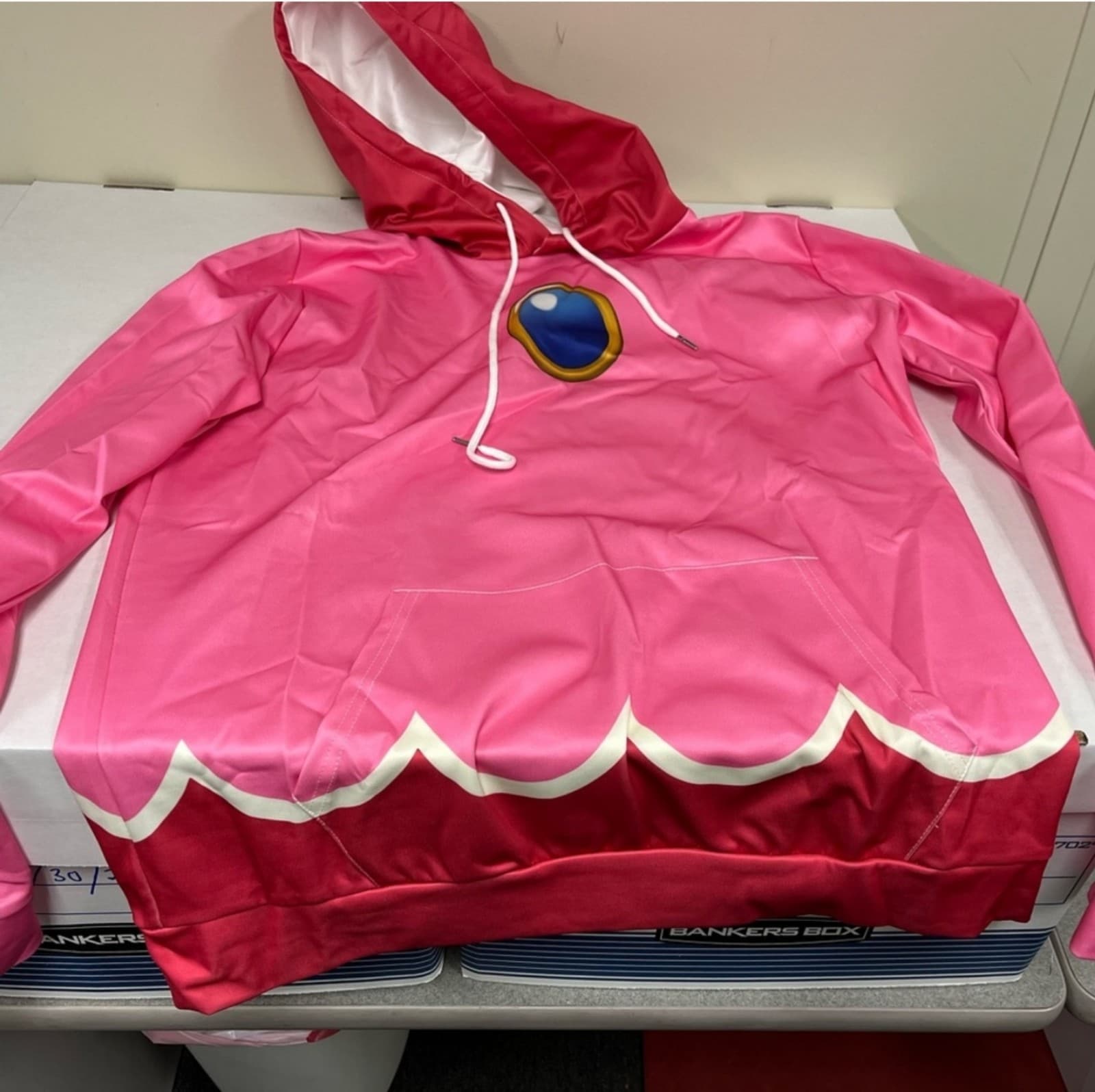 Princess Peach Hoodie size 2X - Thumbnail 3