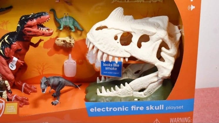 Dinosaur Fire Skull Playset by Animal Planet - Thumbnail 3