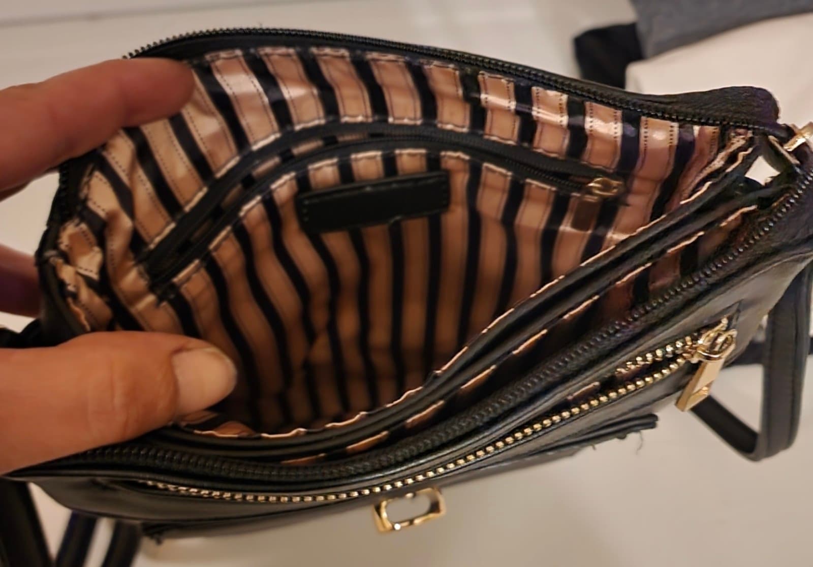Crossbody Bag - Thumbnail 3