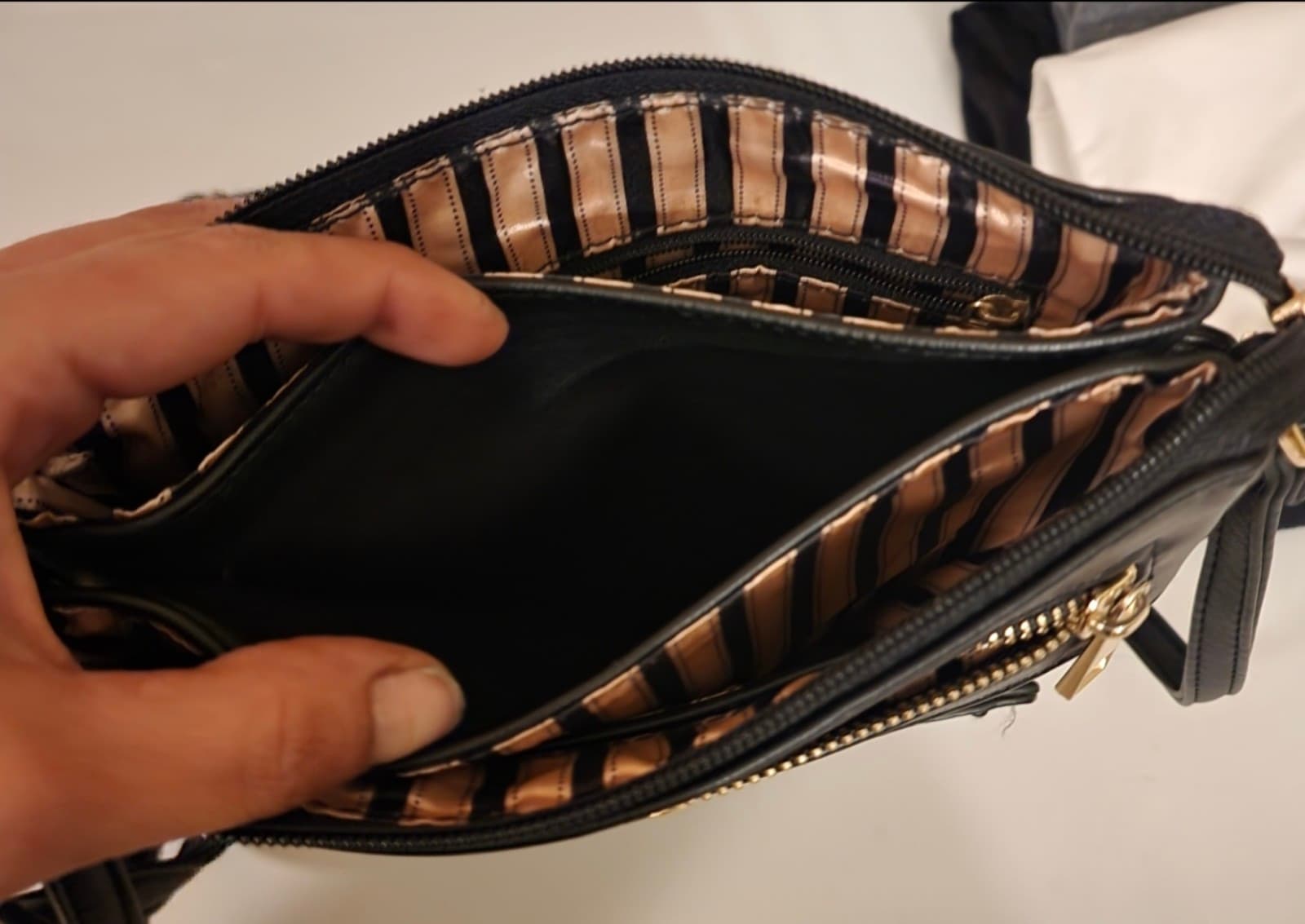 Crossbody Bag - Thumbnail 4