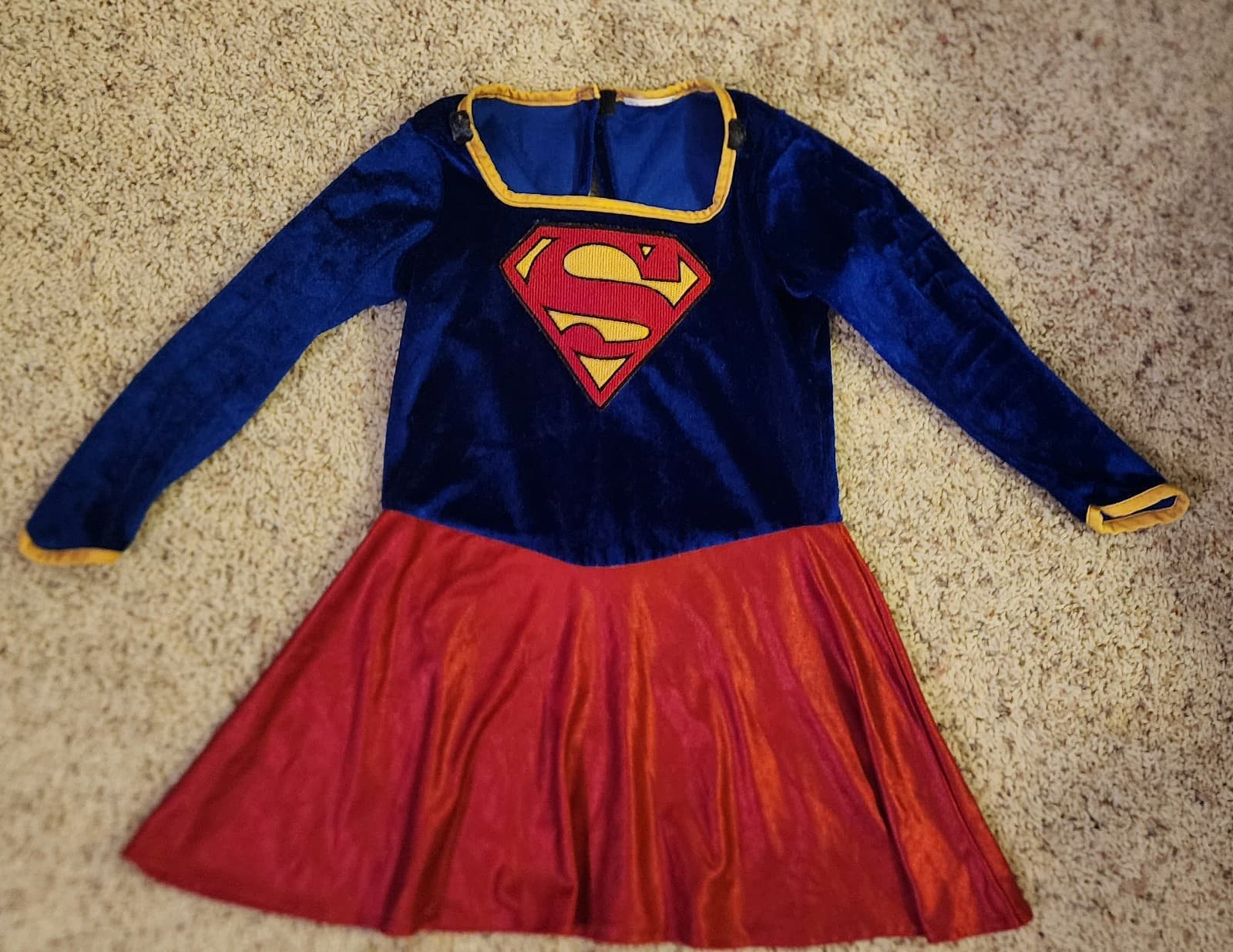 Supergirl Costume approx sz 3t - Thumbnail 2