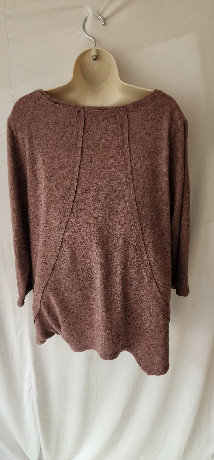 Women's Sweater sz XL by Absolutely Famous - Thumbnail 4